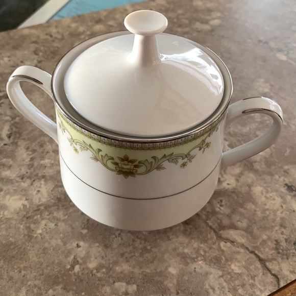 Noritake Raleigh Lidded Sugar Bowl - Picture 5 of 6